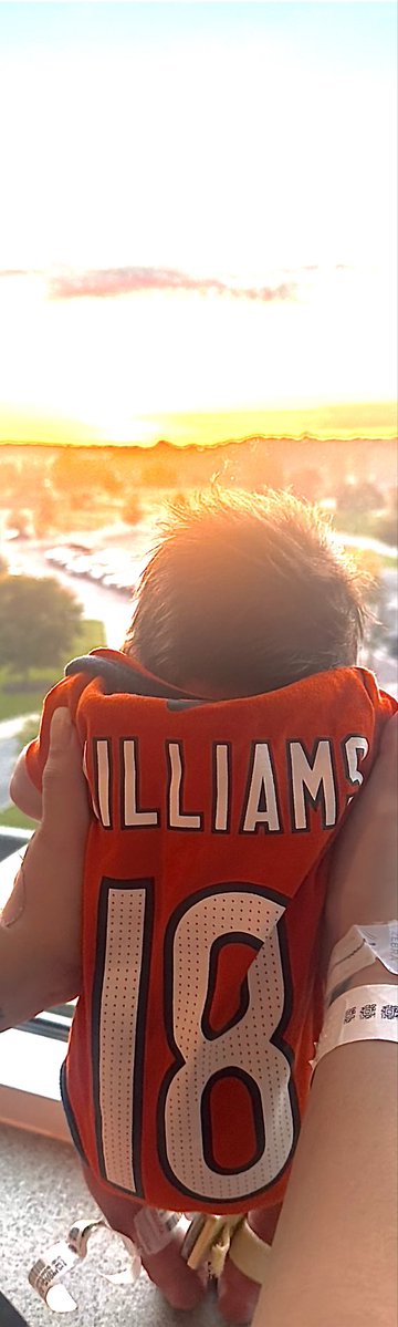 CadenSampson's tweet photo. First born son cried upon delivery… doctor said it’s because he was born in GB 

Don’t worry @CALEBcsw we got him right for his first Bear game 
🐻⬇️ https://t.co/xjGnXwbB2q