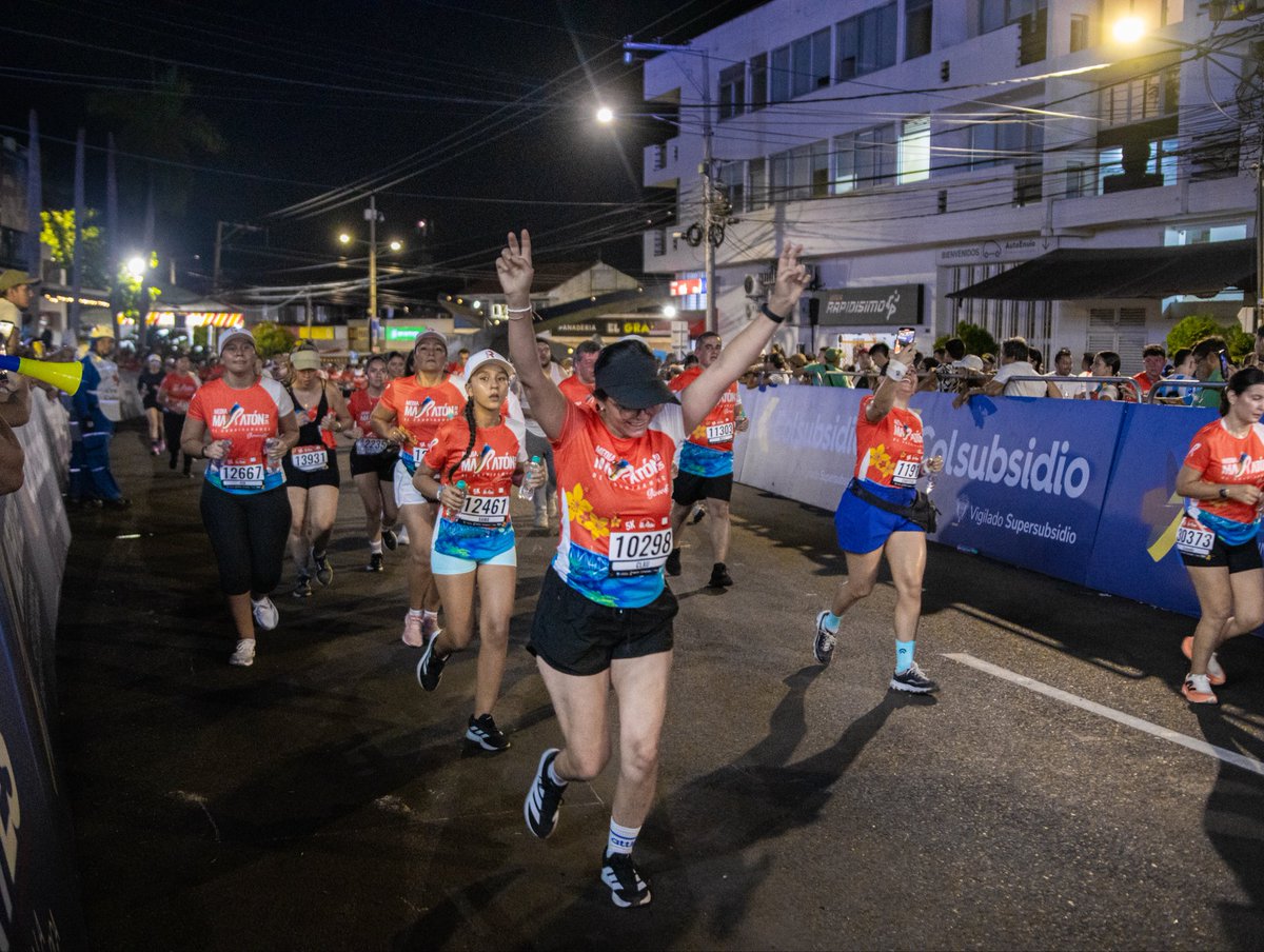 ipybac's tweet photo. La agenda del domingo inicia temprano: los corredores de 21K saldrán a las 5:30 a. m., mientras que los de 10K lo harán a las 6:30 a. m. #MMCundinamarca https://t.co/BnHFbthsuG