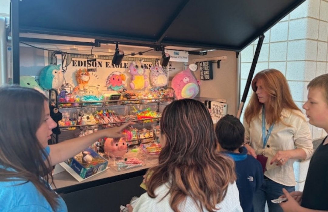MeridenK12's tweet photo. Catch us on the bridge! Positive choices equal big rewards at Edison Middle School! Last week marked the debut of the new mobile School Store, where students can use their hard-earned Eagle Bucks to shop for awesome rewards during SEL block.

Photo Credit: Principal Lyons-Barton https://t.co/N3wfuVcTZ4