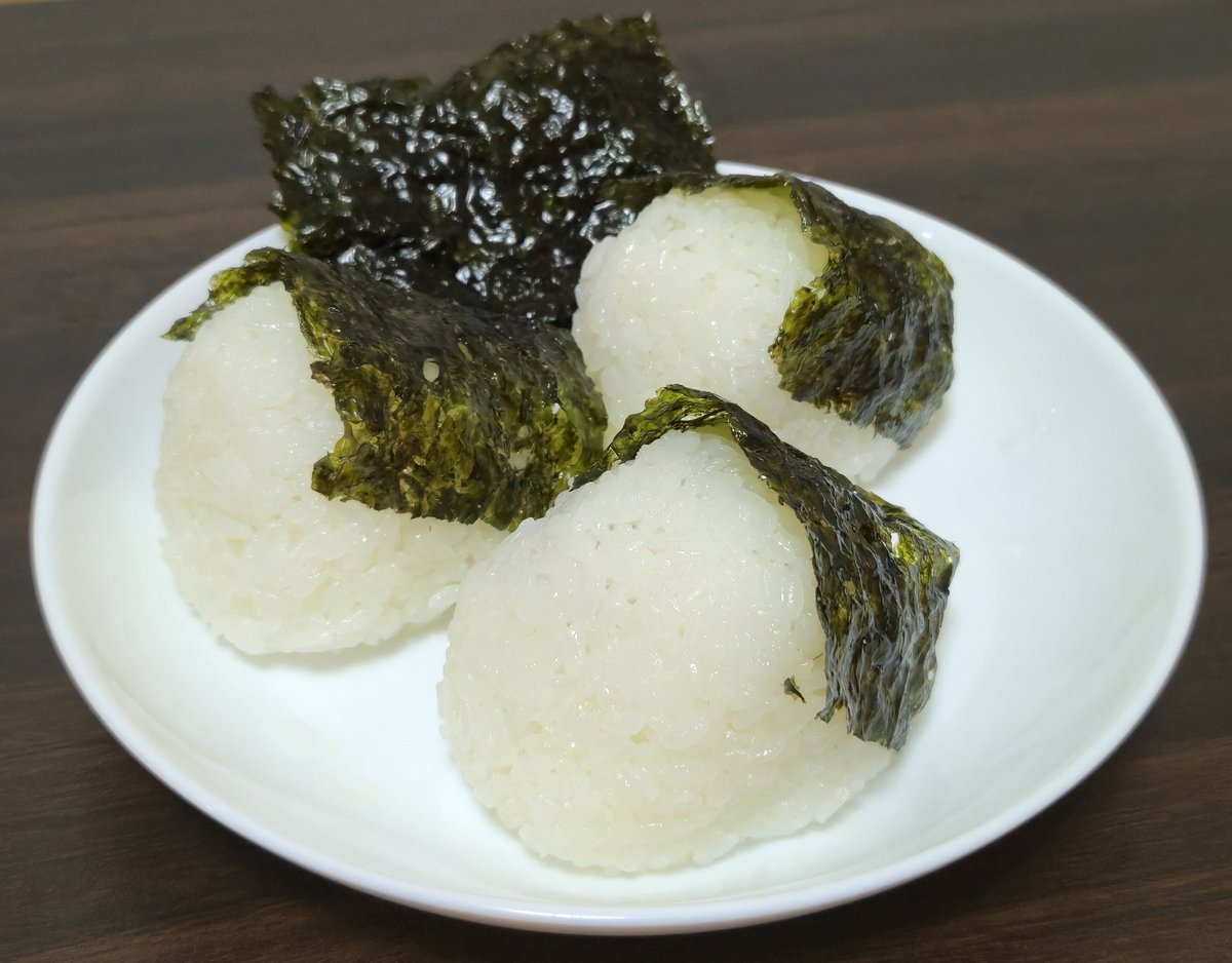 binbihunter's tweet photo. 人はなぜ新米になると二合ぐらいペロリなのか…

謎は深まるばかり…😋 https://t.co/sfruV10XTP