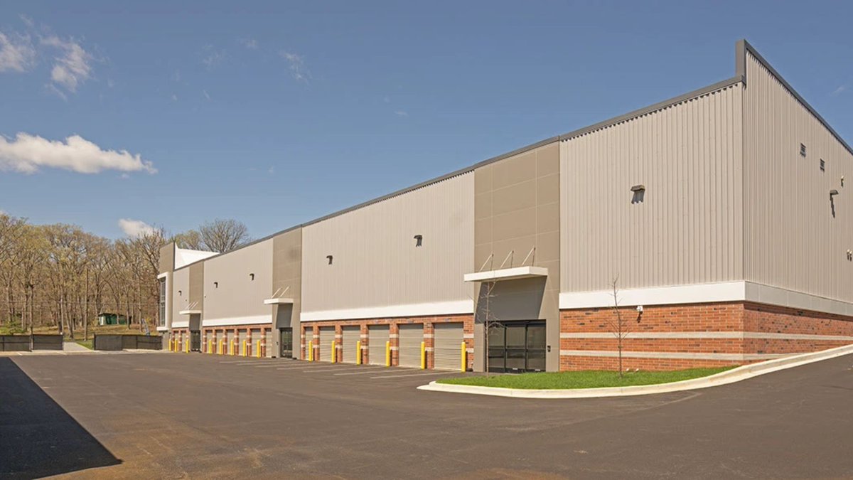 Arch_Studio4556's tweet photo. Transform your self-storage project with professional 3D design! 🏢✨ I create realistic, functional, and eye-catching storage facility designs. 
DM me to bring your vision to life! 📩 

#3DDesign #SelfStorage #Architecture #3DVisualization https://t.co/jFNIdqAExI