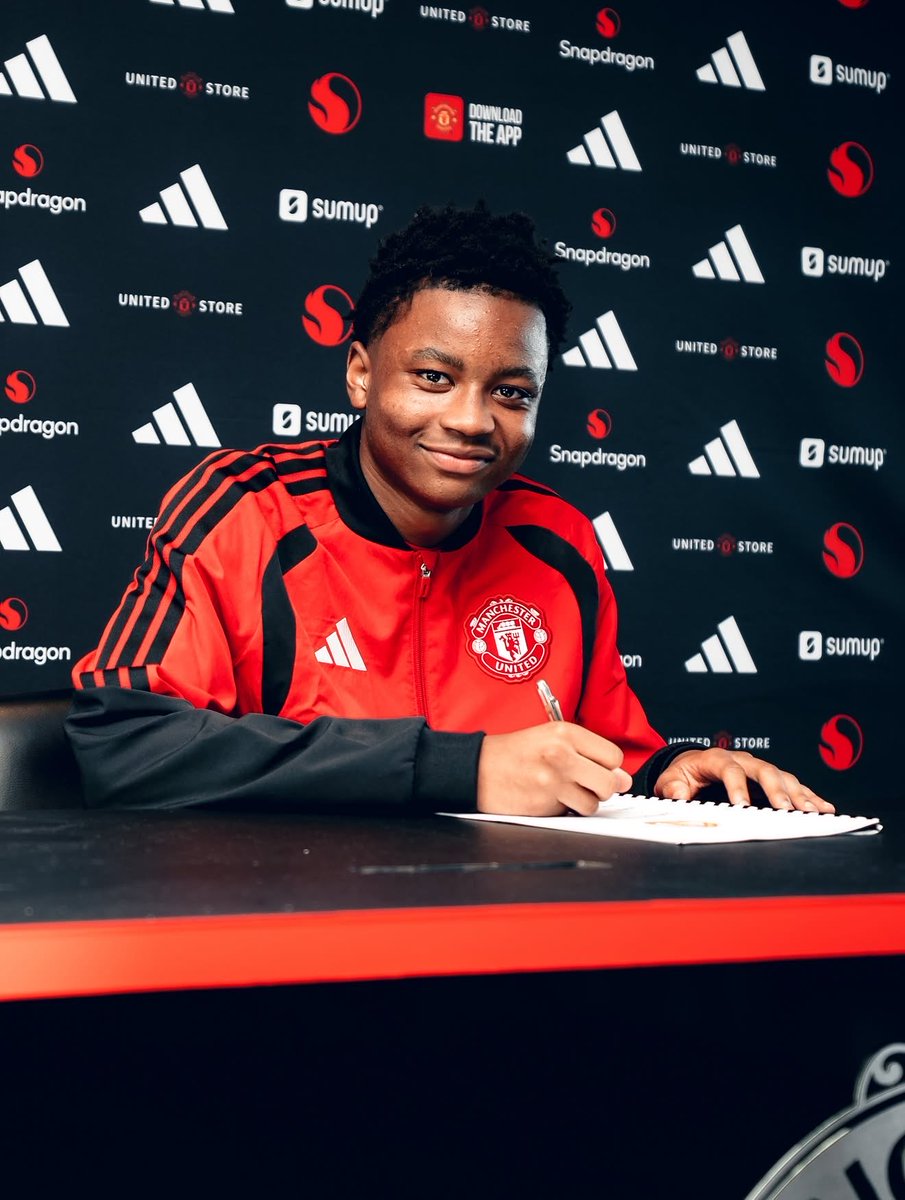 utdreport's tweet photo. Welcome to Manchester United, Isaac Konde ❤️ https://t.co/x1ynTlgUwo