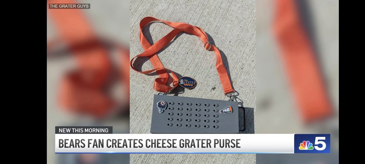 thegraterguys's tweet photo. Good morning @ChicagoBears fans!!!
Check out @nbcchicago this morning!!

It's game day and an amazing day. Get your cheese grater purse and earrings here 👇🏻

https://t.co/oU8srA8X2C

🐻⬇️ https://t.co/1UJaLUj2IQ