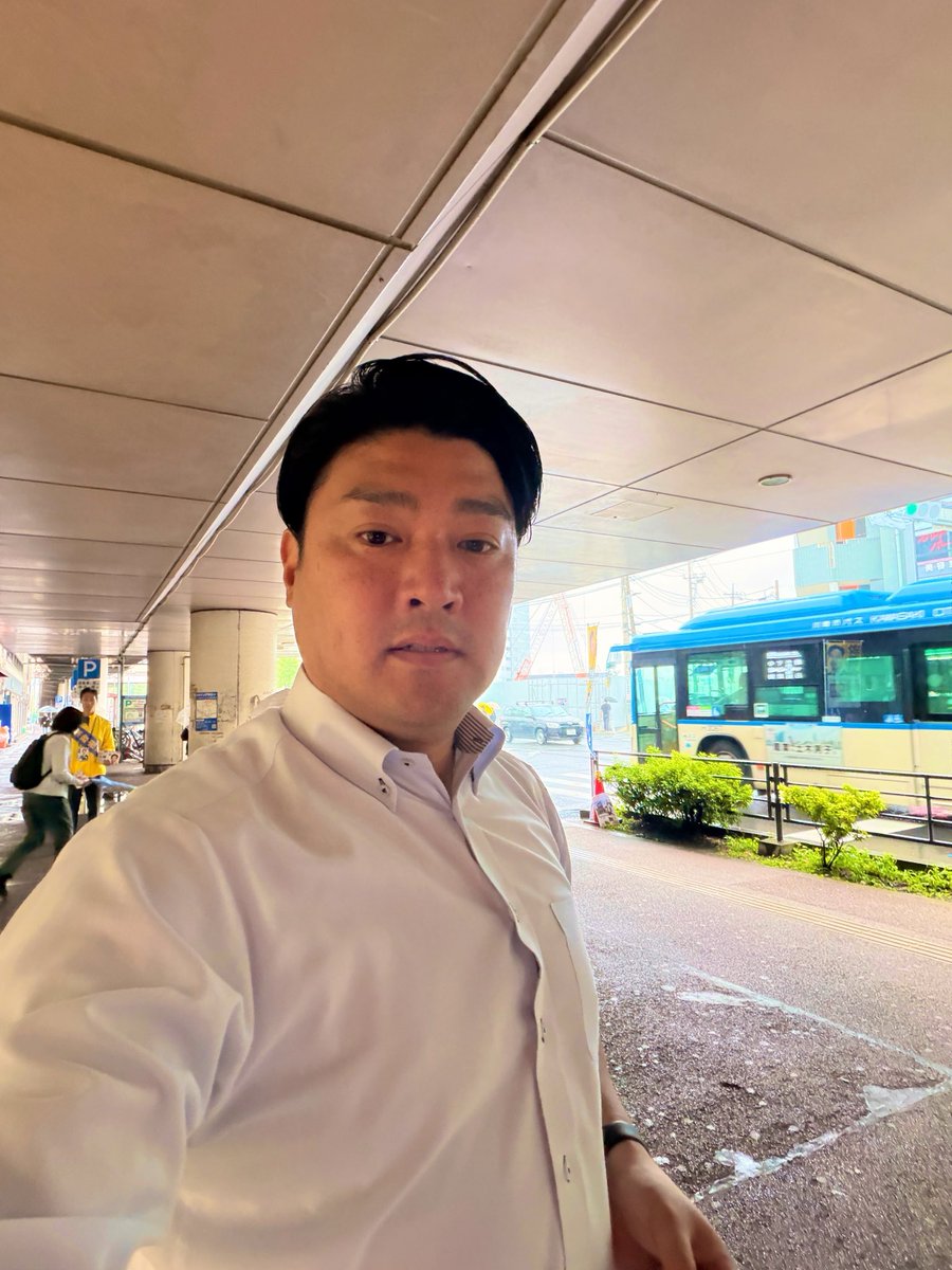 idokiyo's tweet photo. 雨の朝活から議会へ！

今朝は@sato_kunitaka と準備を始めたところで雨が…☔️

雨の中、お声がけいただきありがとうございました��

朝活後は議会へ
決算審査分科会で、上下水道局・交通局の令和7年度決算を審査

予算の使い道や事業投資のリスクなどを確認しました

決算の課題を次に活かします！ https://t.co/2Fx4UmQx22
