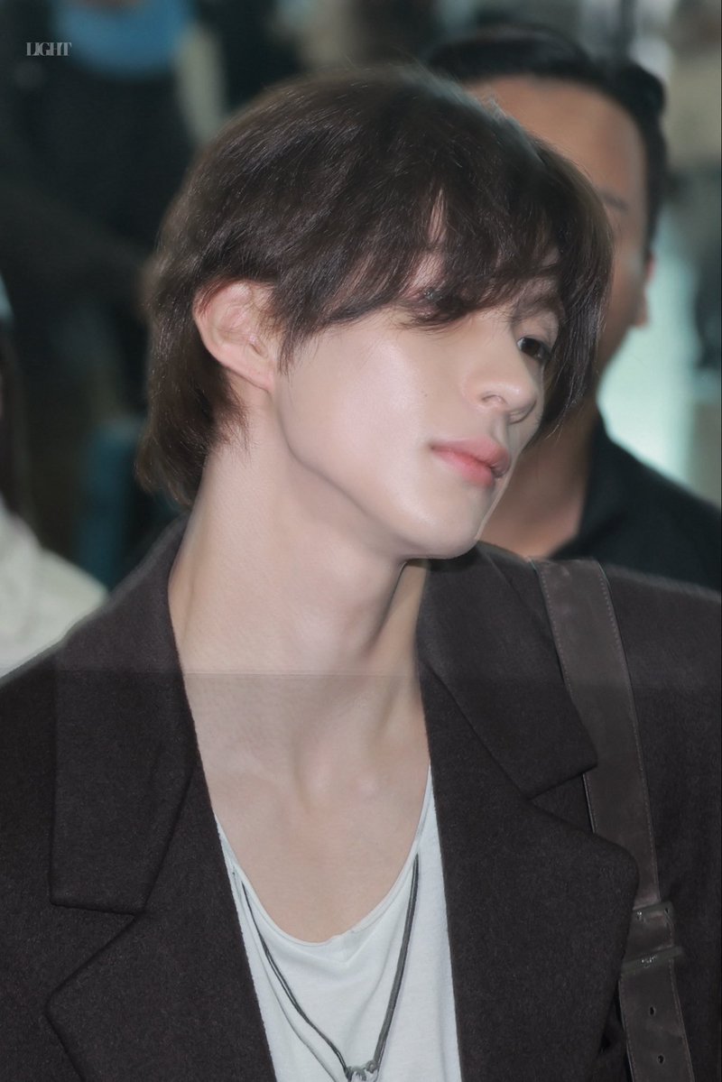Light__094's tweet photo. 260928
#RIIZE #라이즈 #ANTON #앤톤 #アントン
#ANTONxSaintLaurent
#SaintLaurent https://t.co/DjPbghT2Lf