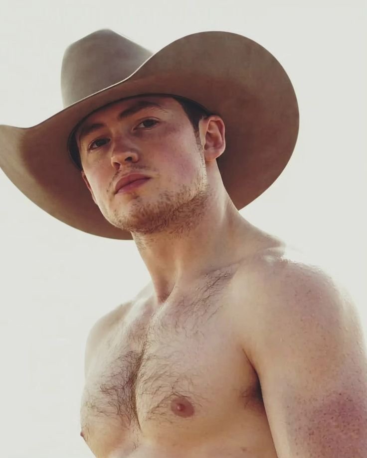 Golden_BoyNick's tweet photo. —— Se que aún falta para Halloween pero creen que el disfraz de vaquero me queda ??

       #sexrol || #freerol || #gayrol https://t.co/TLMYHC9mpl