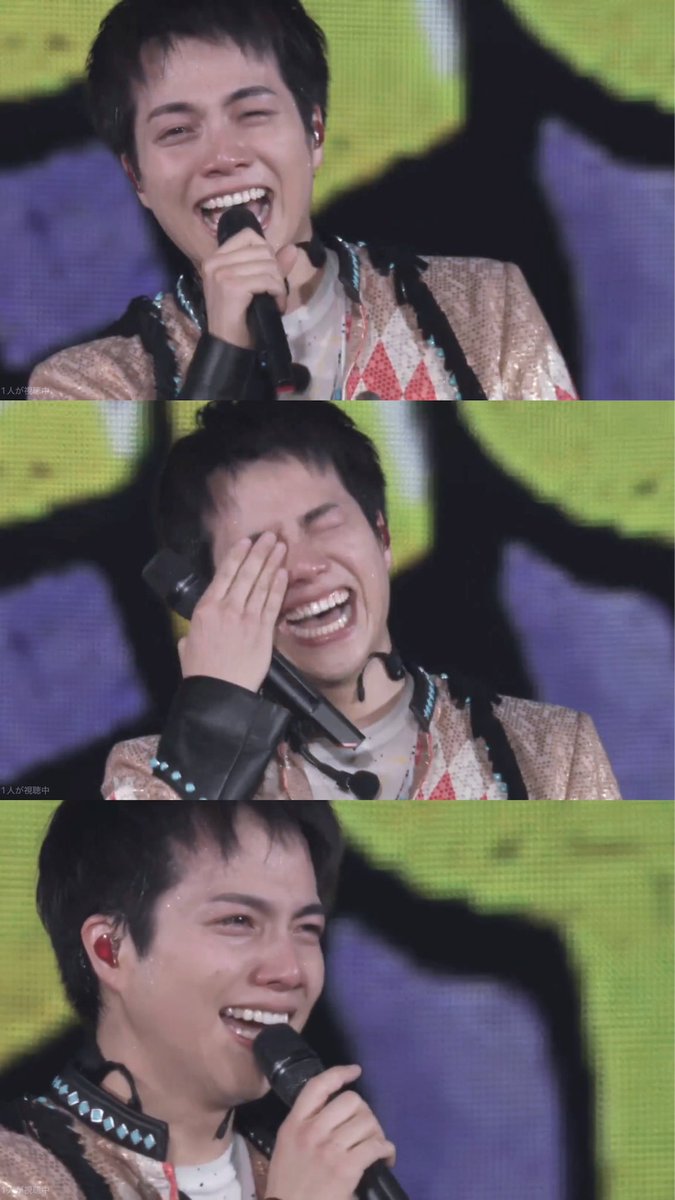 826xo's tweet photo. 好きじゃないとここで“笑う”って
理解できないよね

でも彼、泣くときも笑うんです
「支えてくれて共に歩んでくれてありがとう」って、涙飲んで堪えて
この顔で言って貰えたら嬉しいけどなぁ
これがWEST.のセンターだよ
外野が何言ってもうちらに伝わればいいんだよ🙂‍↕️🙂‍↕️
ね、だいきくん💖 https://t.co/jkP0uAWT8r