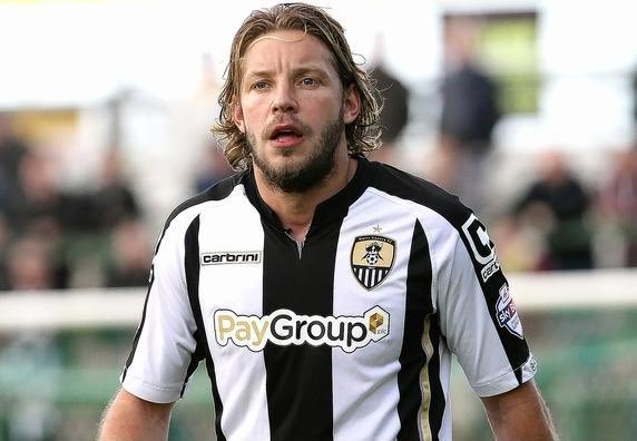 NottsMisc's tweet photo. Former #Notts player of the day:

Alan Smith (2014 - 2018) 🏴󠁧󠁢󠁥󠁮󠁧󠁿

League apps: 87
Goals: 0

A personal favourite of mine from the recent years. A hard-working and tenacious midfielder, with luscious hair. https://t.co/bPSkuqwDTB