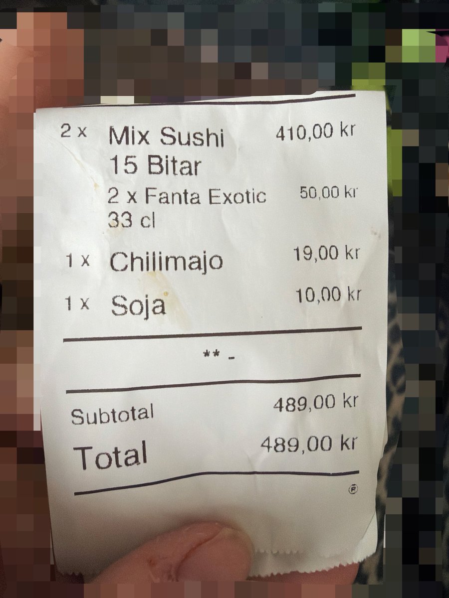 gudinnanmatild2's tweet photo. Gudinnan och hennes vän avnjuter lite sushi!
Notan står ni för, betala mina smä betas 😈💰
#cucks #findom #humanatm #femdom #findomswe https://t.co/EN8r4GycQd
