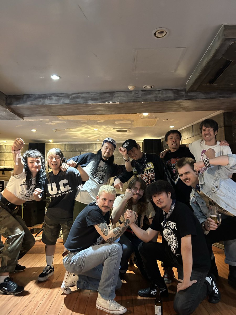 cflrecords's tweet photo. 本日、空港まで見送りに行き、
TRAUMATIZER/ANGSTMÄLER Japan
Tour 2026 無事に終了しました。
各地でサポートしてくれた皆様、本当にありがとうございました。
今年も彼らのライブは最高で毎日一緒に笑い楽しいツアーになりました。

🙇🙇🙇 https://t.co/DlLmgW1wZt