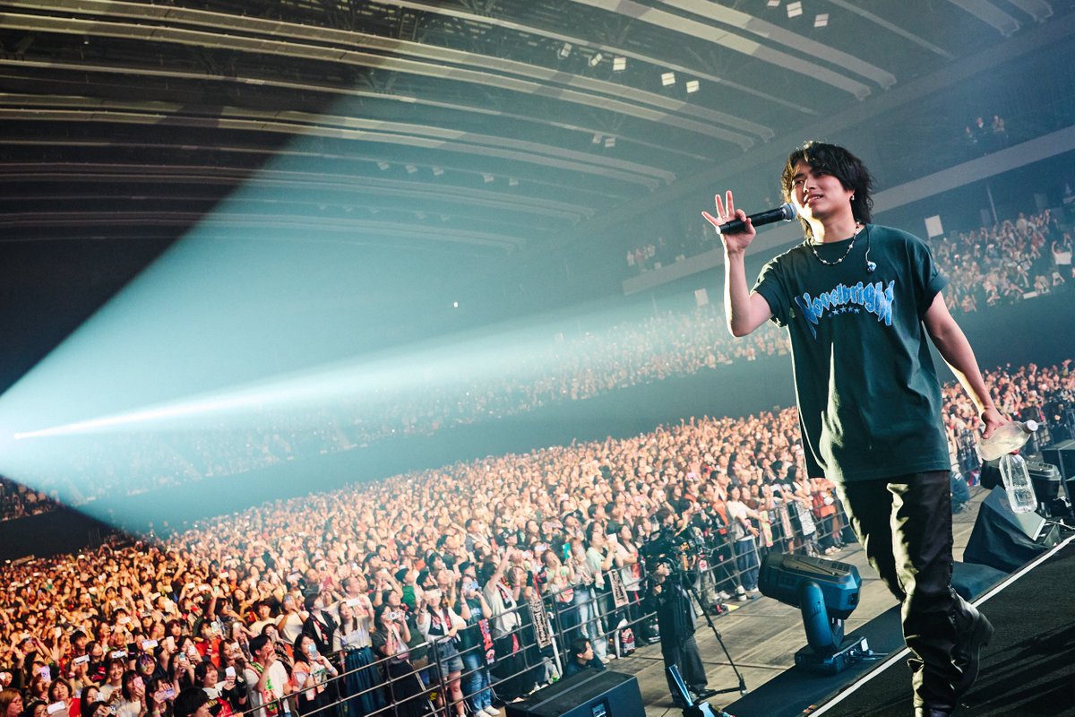 yudai_vo's tweet photo. 地元姫路に新しくできたアリーナのこけら落とし。
姫路で生まれ育った人間として本当に光栄なことで。
PYRAMIDアリーナツアーの開幕と共にこの会場の歴史も始まり、笑いあり涙ありの本当に最高な2日間になりました。
チケットの応募数も過去最多だった姫路公演。
俺の地元に集まってくれてありがとう。 https://t.co/Zqp76wKCzQ