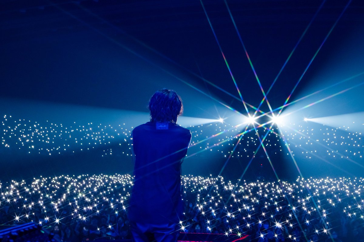yudai_vo's tweet photo. 地元姫路に新しくできたアリーナのこけら落とし。
姫路で生まれ育った人間として本当に光栄なことで。
PYRAMIDアリーナツアーの開幕と共にこの会場の歴史も始まり、笑いあり涙ありの本当に最高な2日間になりました。
チケットの応募数も過去最多だった姫路公演。
俺の地元に集まってくれてありがとう。 https://t.co/Zqp76wKCzQ