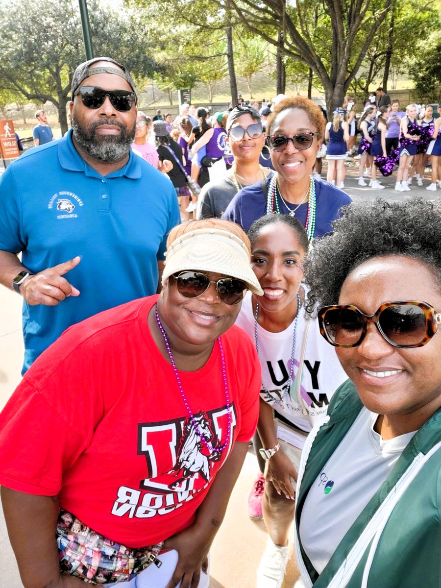 SpringISD_GCMH's tweet photo. 💙💚 Spring ISD GCMH proudly participated in the Out of the Darkness Walk, raising awareness and funds for suicide prevention, hope, and healing. Thank you to everyone who joined Team Spring ISD GCMH!

#SuicidePrevention #SpringISD #GCMH #MentalHealthMatters https://t.co/LKlQ0d2ZqE
