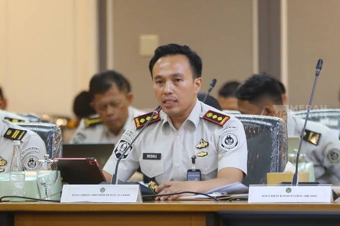yugomb's tweet photo. Gagah ya kalo pake seragam gini. Semangat Bapak https://t.co/ziSmuaOYq8