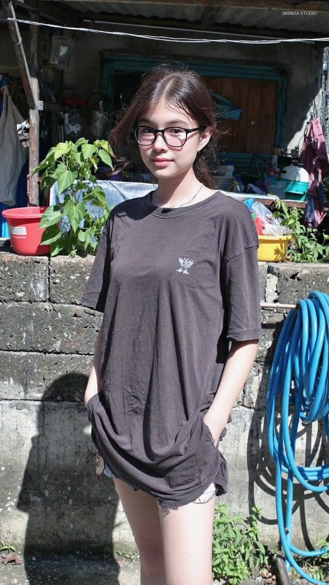 palebte's tweet photo. do i look good with glasses? rate me 1 to 10.. https://t.co/FDLpqHZWjq