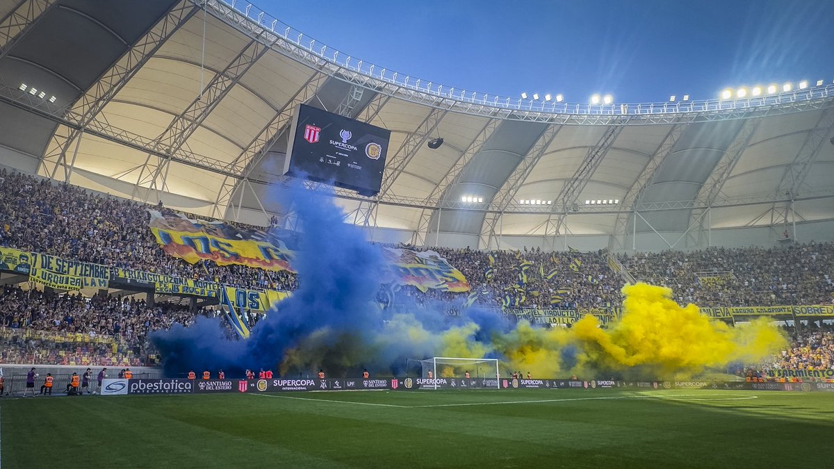 RosarioCentral's tweet photo. TAN LEJOS COMO SE PUEDA LLEGAR 🔥💛💙 https://t.co/OuROonpyGS