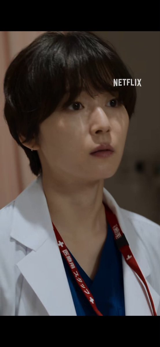 PeluchePanda's tweet photo. ダウンタイムの松岡茉優の髪型可愛いなと思ったんだけど、これ一般人がやったらただのもっさりになる？
松岡茉優だから成立してる髪型？ https://t.co/kt8NblDCJQ