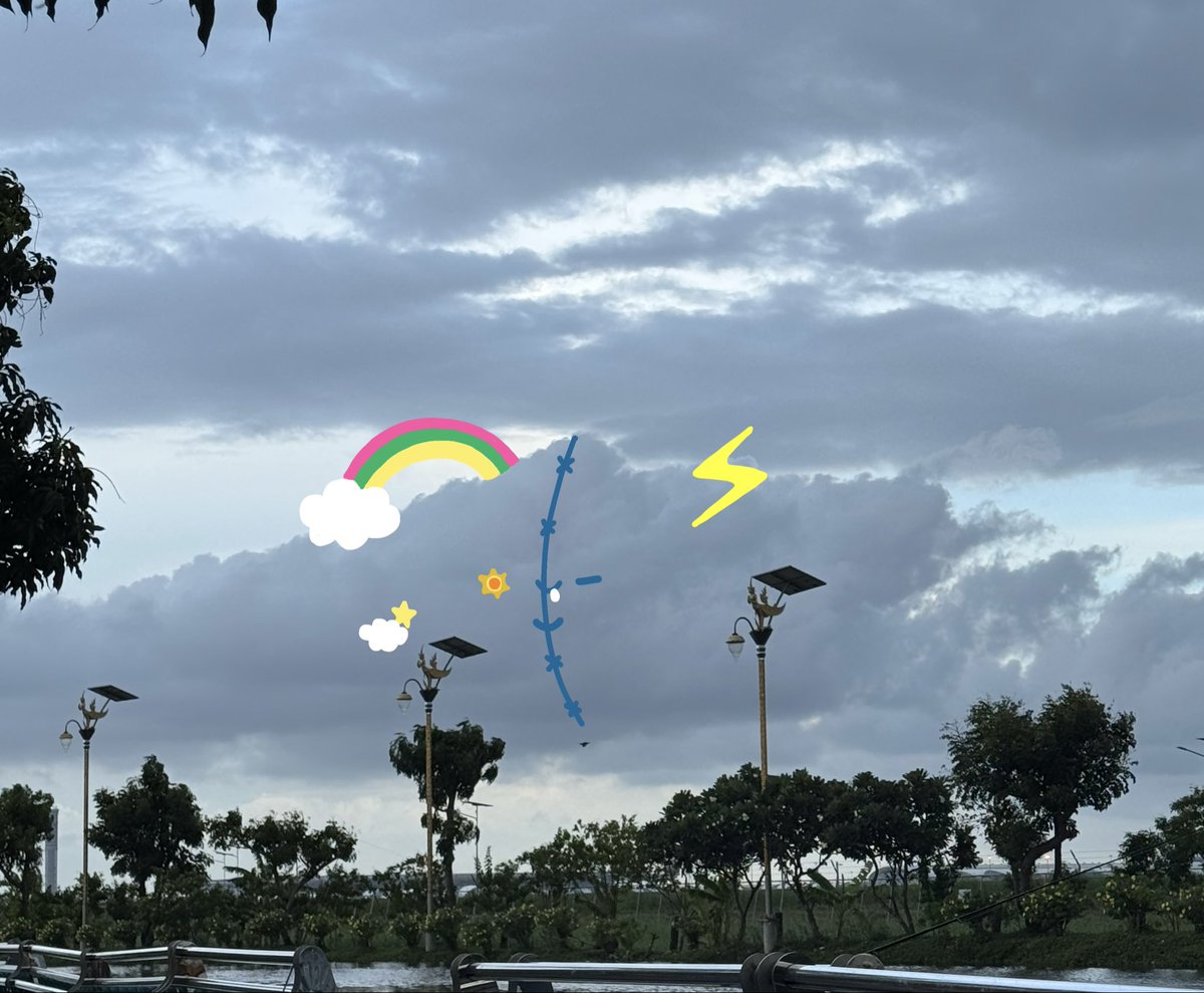 030241b's tweet photo. วันนี้หมายมาเยี่ยมถึงหน้าบ้านเลยล่ะ 🌩️🌈

#SMYLE https://t.co/dp5WGoZcIA
