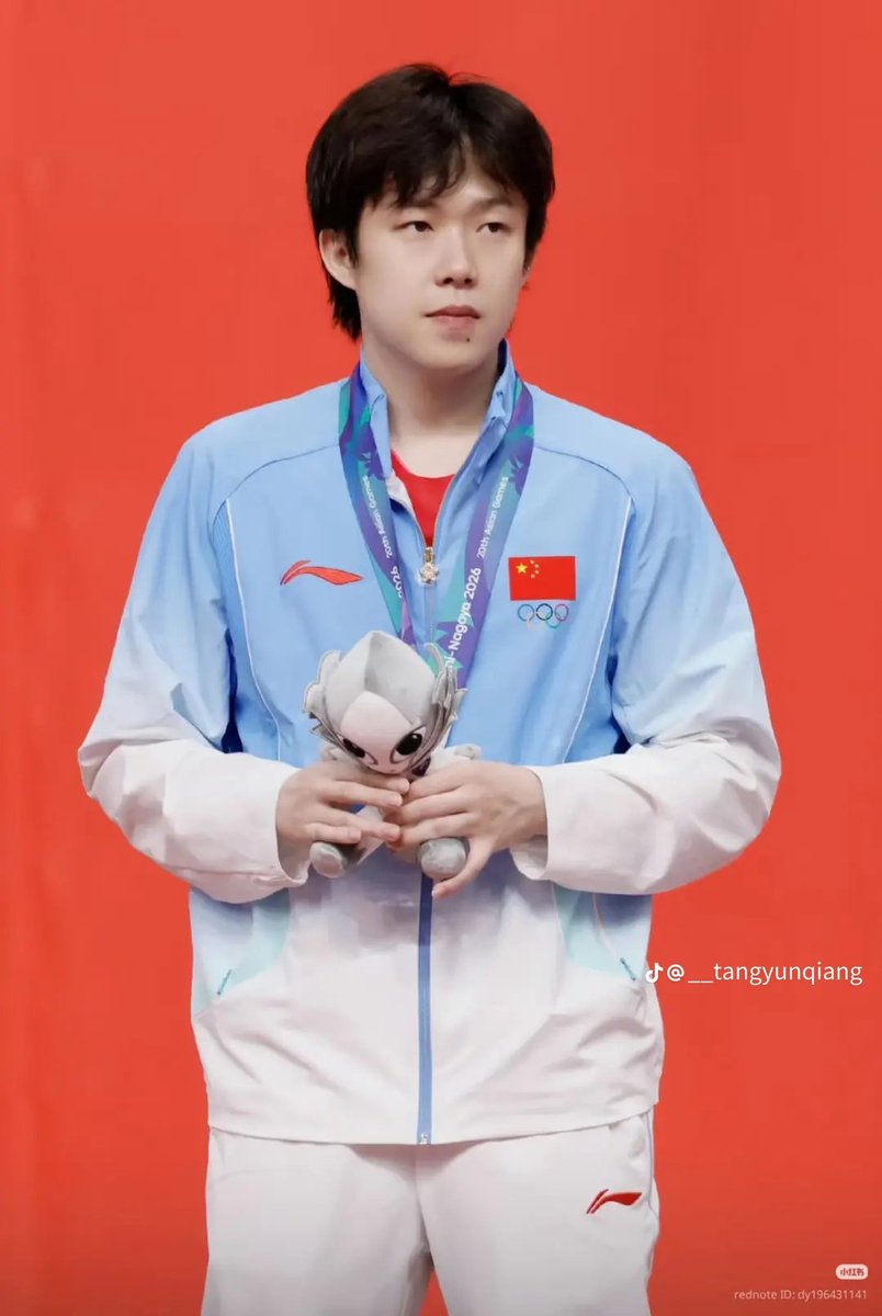 Wha_le52hz's tweet photo. เหรียญเงินหล่อมากครับ🥰🥰🥰 https://t.co/X1jmFLRNj5