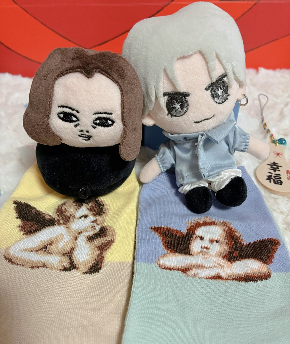 myky313kn's tweet photo. 巷で噂のGEMN（概念）靴下ゲットしてきた🔶🔷
色味も完璧🧡💙韓国にも履いてこ😚🎶 https://t.co/tgMPwUn9Ul