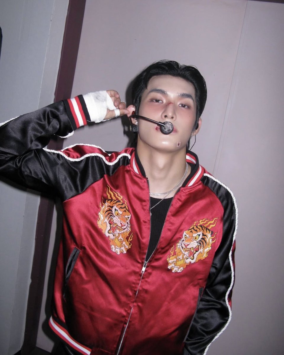 TEAM82MAJ0R's tweet photo. "Like Fire" custom jacket details (82MAJOR Yoon Yechan red ver.)

#윤예찬 #YOONYECHAN https://t.co/HUziaydsDQ