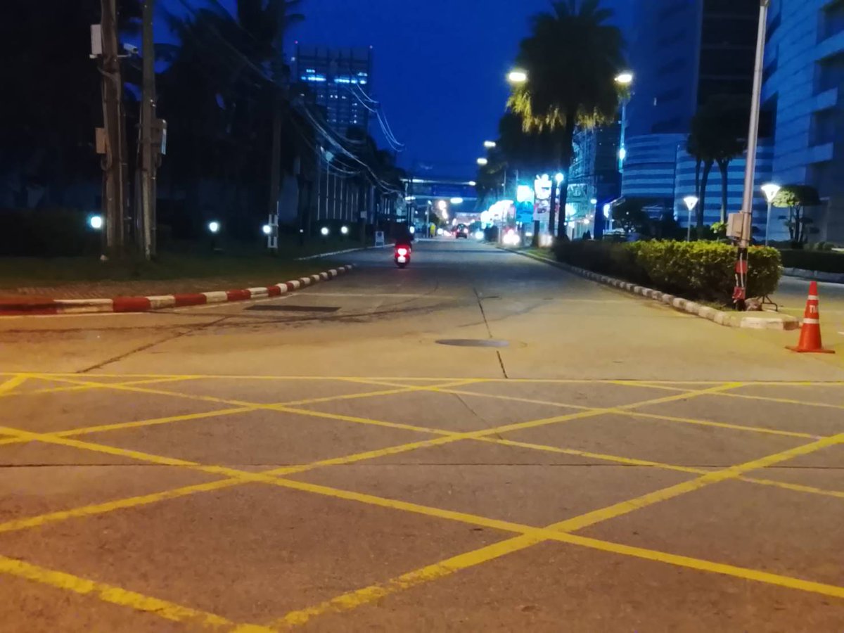 IMPACTVenue's tweet photo. สถานการณ์คลี่คลาย อัปเดตเส้นทางมา "อิมแพ็ค เมืองทองธานี" ปลอดภัย การเดินทางสะดวก

โดยมีอัปเดตเส้นทางแนะนำเพื่อเดินทางสู่ อิมแพ็ค เมืองทองธานี ดังนี้
1. ถนนสิริมงคล ตลอดแนว (ถนน P1) 
2. ทางด่วน
📍 ทางด่วนขึ้น-ลง เมืองทองธานี
📍 ทางด่วนขึ้น-ลง ศรีสมาน
3. ถนนคลองประปา สามารถเข้า-ออก ได้ทั้งซอย 5 บาท / ระหว่างอาคารไพลิน 3 และ 4 (S18) / ซอยข้างโรงเรียนเซนต์ฟรังซีสเซเวียร์ เมืองทองธานี (S19)

⚠โปรดหลีกเลี่ยง ถนนบอนด์สตรีท ชั่วคราว เนื่องจากยังมีระดับน้ำท่วมขัง

#อิมแพ็คเมืองทองธานี 
#อีเวนต์เมืองทอง 
#งานนี้อิมแพ็ค