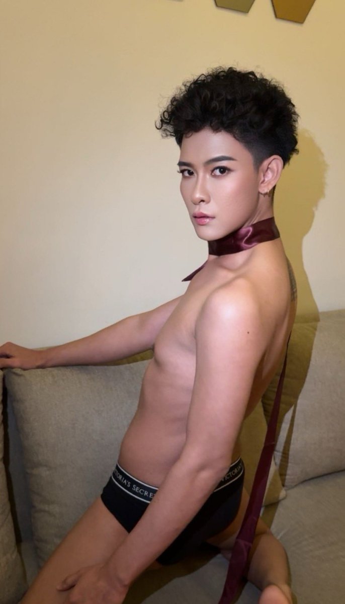 saqhkl's tweet photo. #ladyboy_bahrain 🌸🌸 https://t.co/AYkmp09hBE