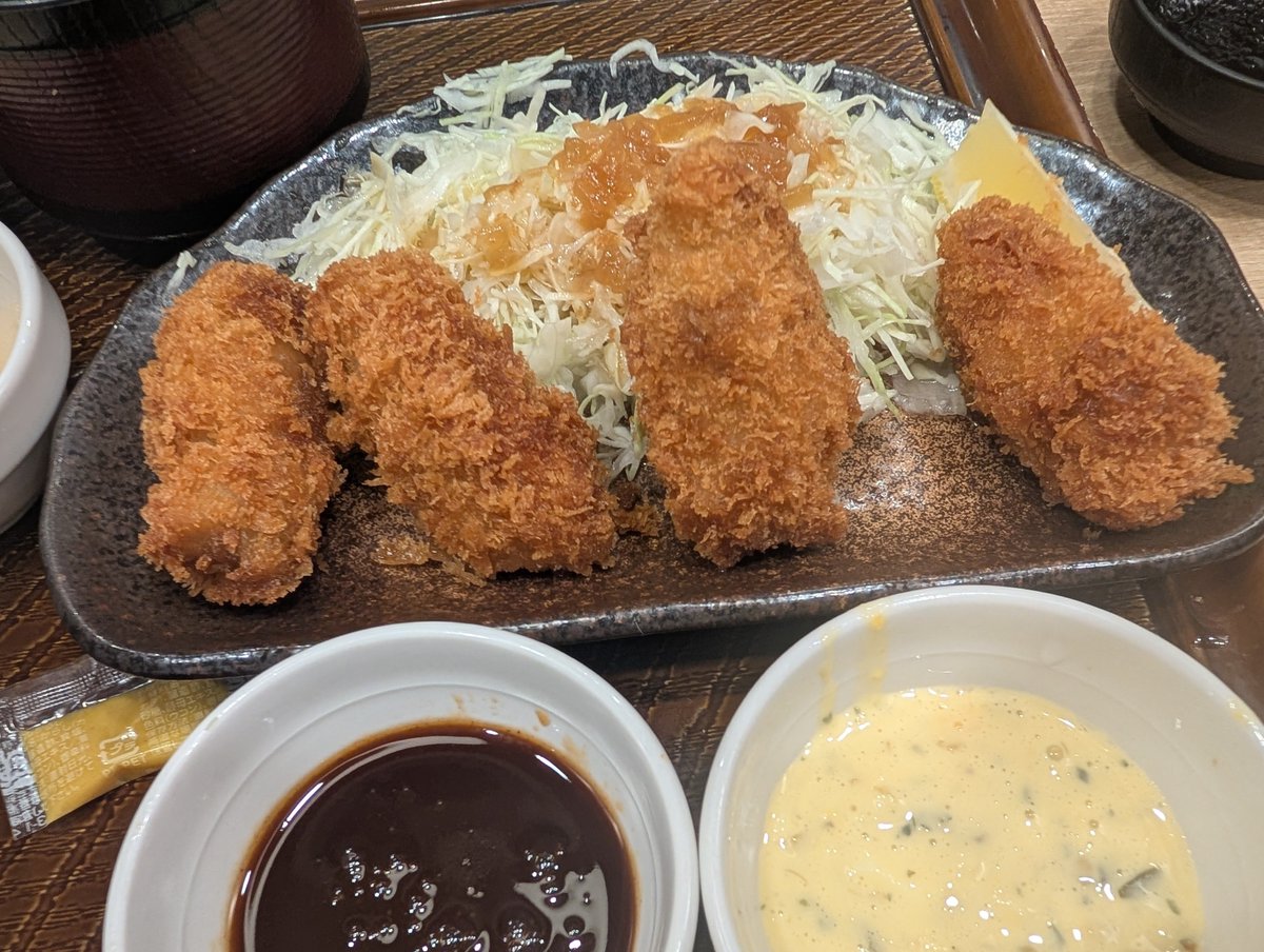 horiih's tweet photo. 京王線、人身事故から復帰したらしいけどまだグダグダだろうから牡蠣食べてから帰る🫠 https://t.co/B2U2tG2Re2
