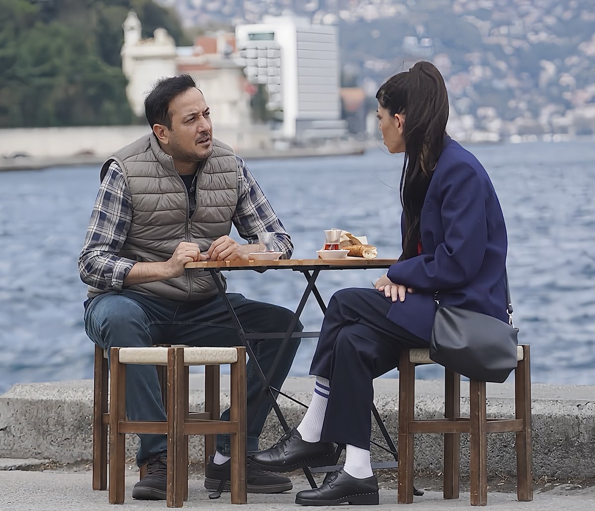 thmery's tweet photo. aybuke murat flashback sahnesi mi bu ne bu LUTFEN SOYLEYIN https://t.co/d2KVAndX5h