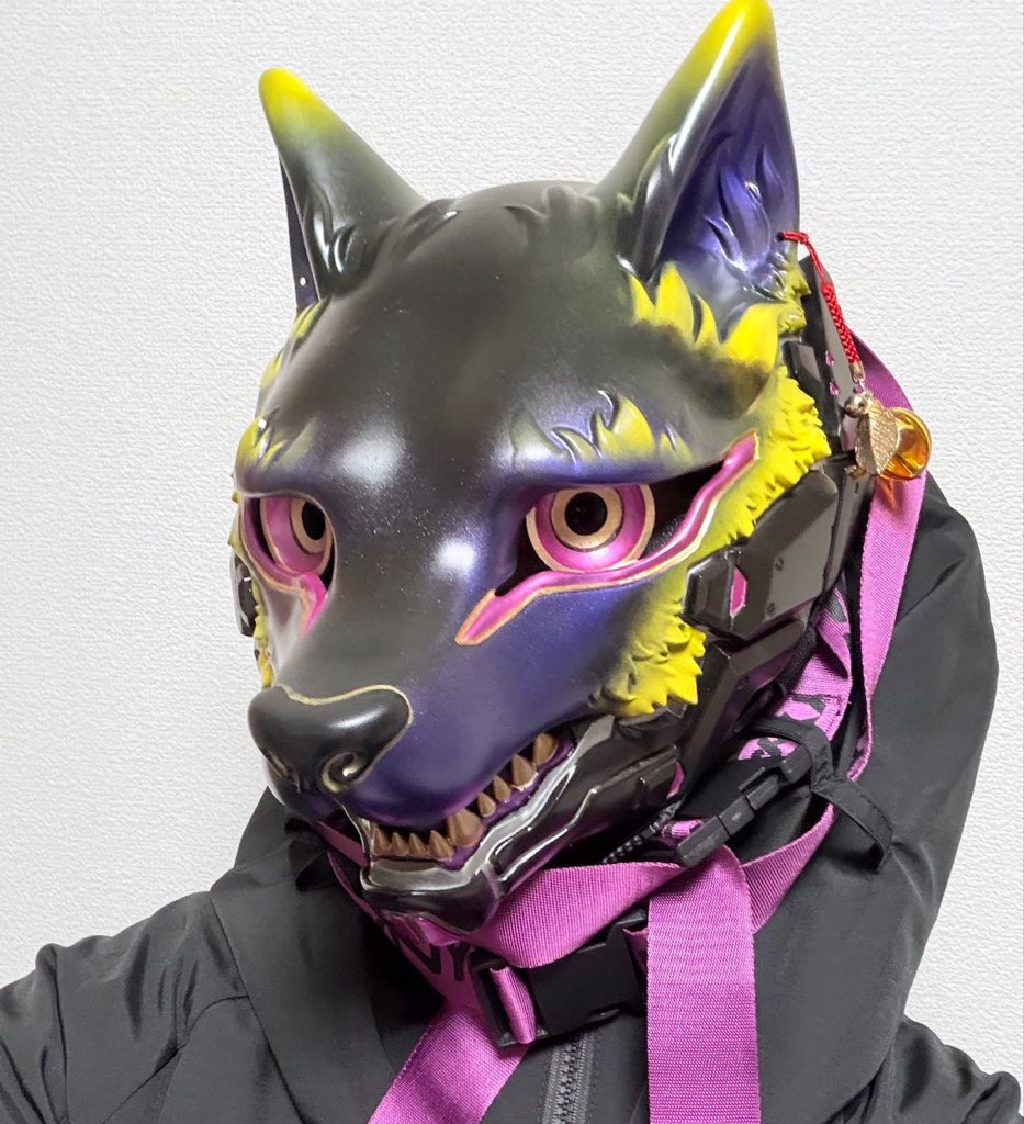 Ryukin_sakana's tweet photo. もちや幸こうぼう(@SATIKOUBOU )様のカラーオーダーにて狼神機甲をお迎えしました〜！！！
名前はシヅキさんです🌙
幽璃さん共々よろしくお願いします〜！！！
 #幸面一門 https://t.co/M6RIYaBvLs
