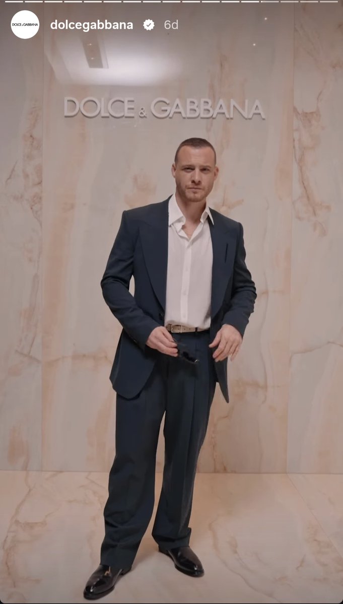 ela_b75225's tweet photo. Dolce &amp; Gabbana ✘ #KeremBürsin  💫 https://t.co/7vhrW30sgp