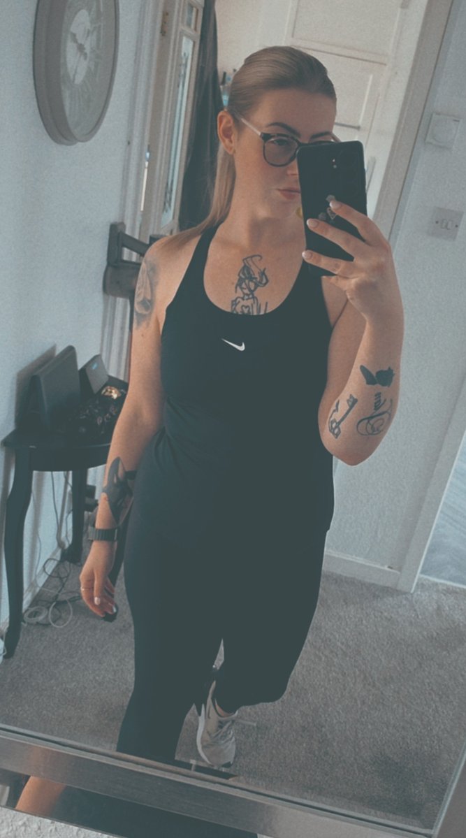 gemleightonx's tweet photo. It's been awhile fuckers! 😌 https://t.co/s50xopdYlu