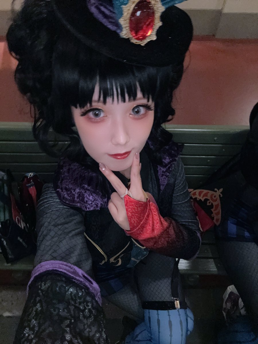 charinaman1031's tweet photo. 改めて今日は先頭ファシダンツインちゃん🎩🚺でした
念願の先頭５人併せが出来て幸せ！！

#Dハロ仮装2026 https://t.co/P1lNvOvNn0