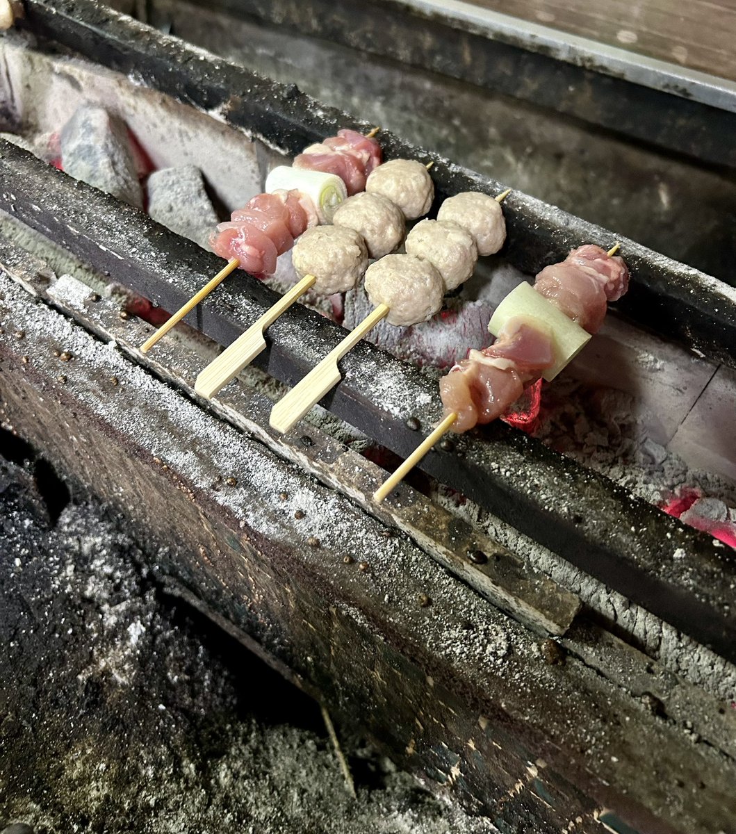 nomiarukinosuke's tweet photo. ニューカヤバ
大人の自動販売機とセルフ焼鳥で、
東京都中央区日本橋茅場町2-17-11 
https://t.co/72hklEddT3
#東京酒場
#茅場町居酒屋
#東京居酒屋
#昭和栄町
#ニューカヤバ https://t.co/8FXOQ1Cfrl