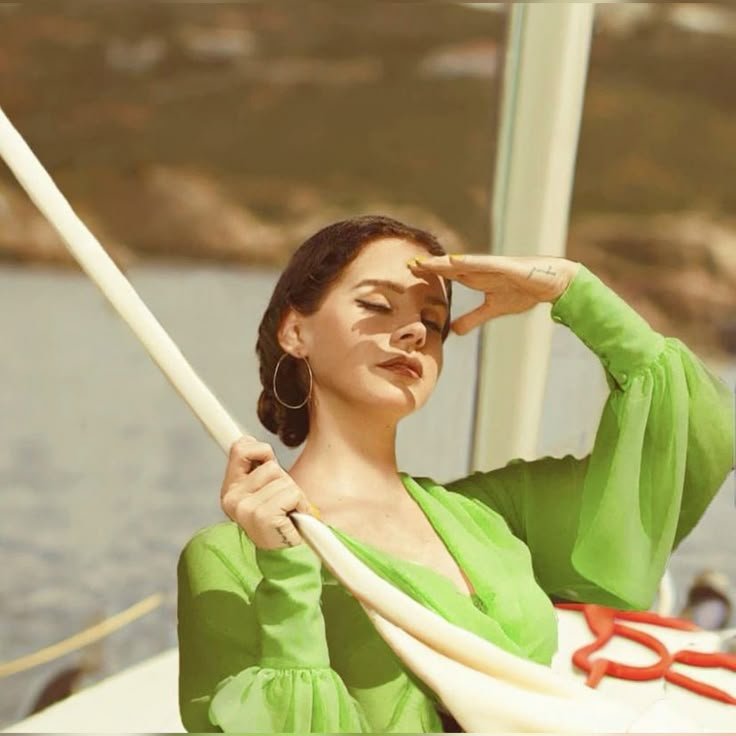 stanhub4u's tweet photo. Lana Del Rey might never win a Grammy, but no one else will be the songwriter of the century https://t.co/FI2YzJiVo5