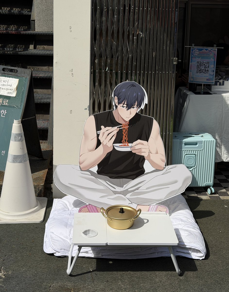 katsuki1895's tweet photo. 진짜 라면먹는 판넬 ㅋㅋㅋㅋㅋ ㅋㅋㅋ 감다살임 ㅠ_ㅠ https://t.co/lBG26Zniig