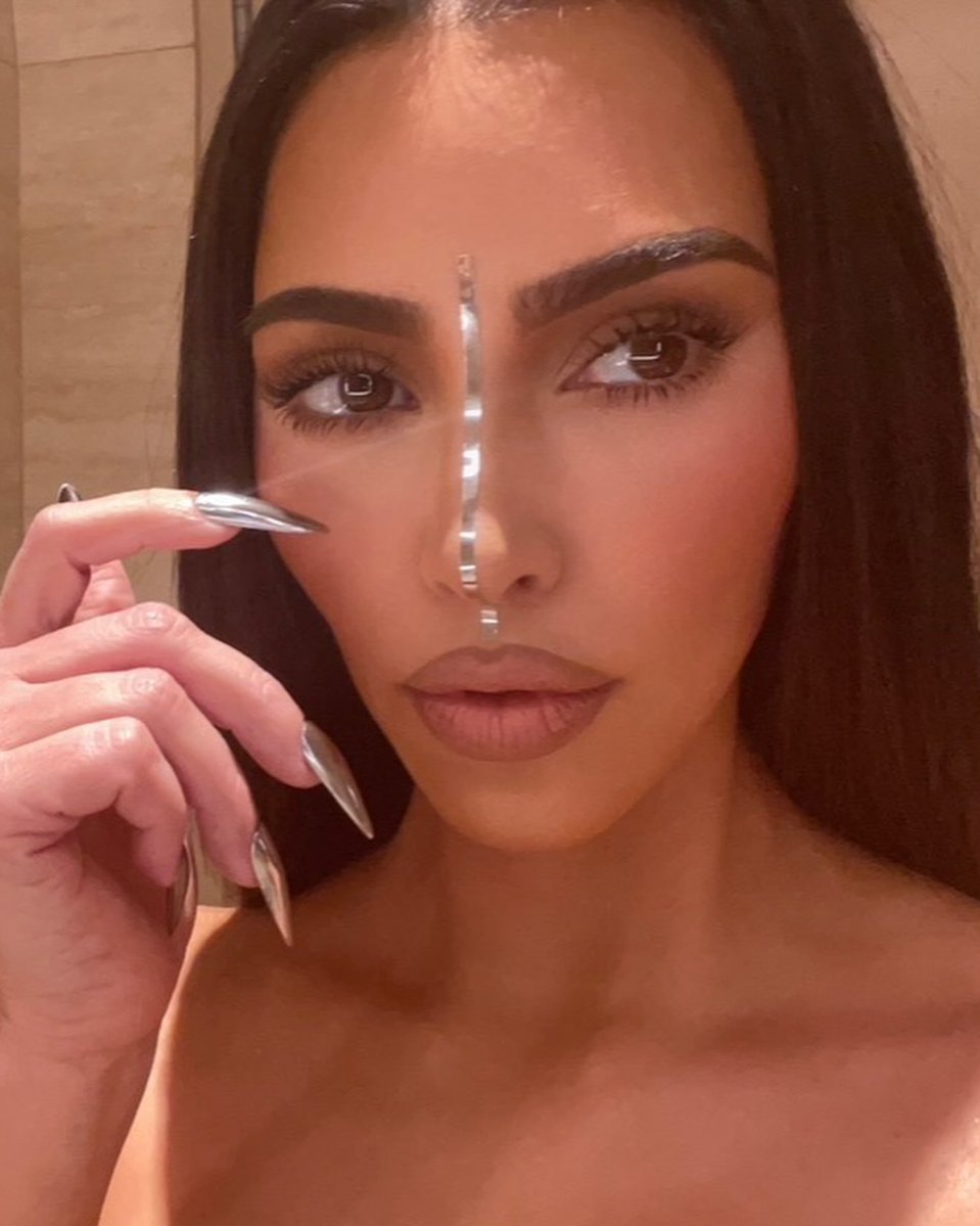ComplexStyle's tweet photo. "Still Selfish" - Kim K

Selfie game still undefeated https://t.co/PlQDiG0p5Y