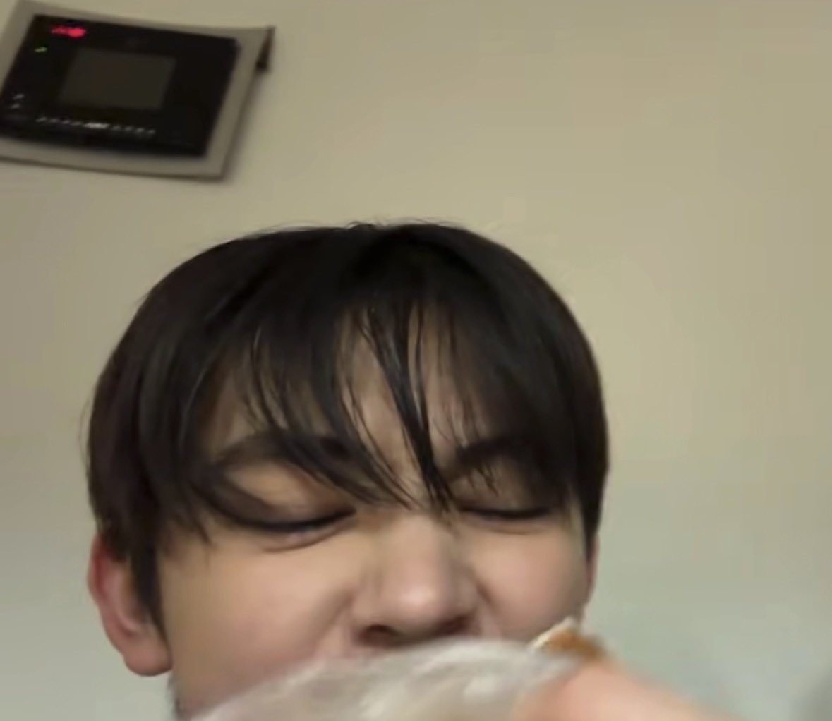 eomseaniee's tweet photo. THE CUTEST PHOTO SEQUENCE EVER 🐰(๑⃙⃘´༥`๑⃙⃘) https://t.co/EBokcilKCZ