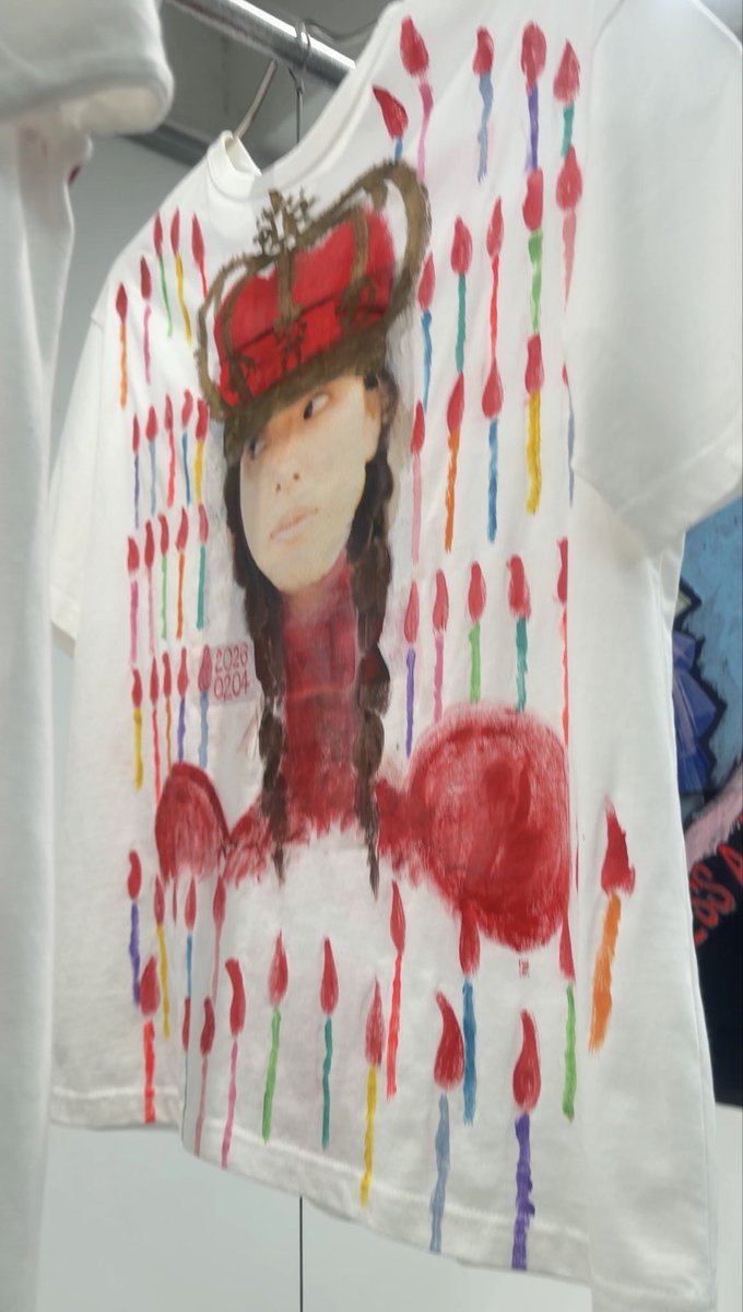 kyon24_321's tweet photo. #ONCEON トークショウで面白かった話
2/4キョンさんの誕生日の日はキャンドル60本書いたTシャツ
「ステージ上で小泉さん全スルーでしたね、なんの言及もなかった」

めちゃくちゃ笑いました https://t.co/UWnll9D07c