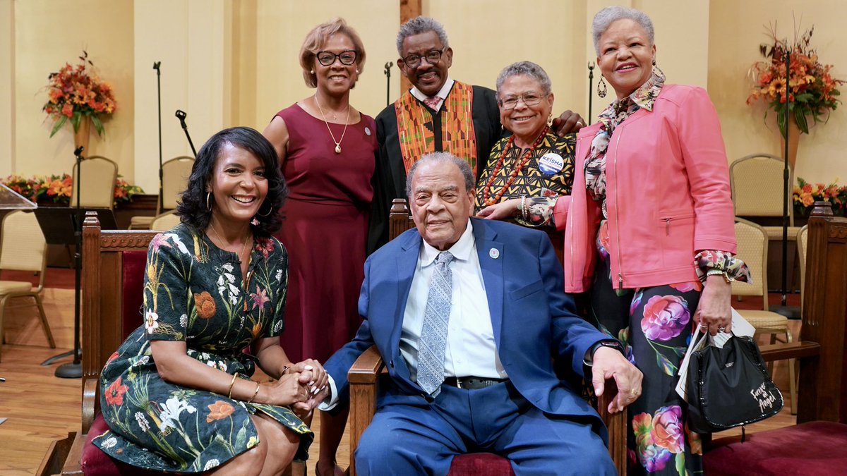 KeishaForGA's tweet photo. It felt so good to be in the house of the Lord with the First Congregational Church, United Church of Christ family for their homecoming service! @keishabottoms joined to talk about how we are all tied to Georgia’s future. https://t.co/81kctSqyNF