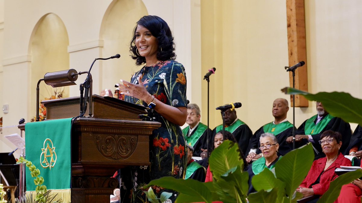 KeishaForGA's tweet photo. It felt so good to be in the house of the Lord with the First Congregational Church, United Church of Christ family for their homecoming service! @keishabottoms joined to talk about how we are all tied to Georgia’s future. https://t.co/81kctSqyNF