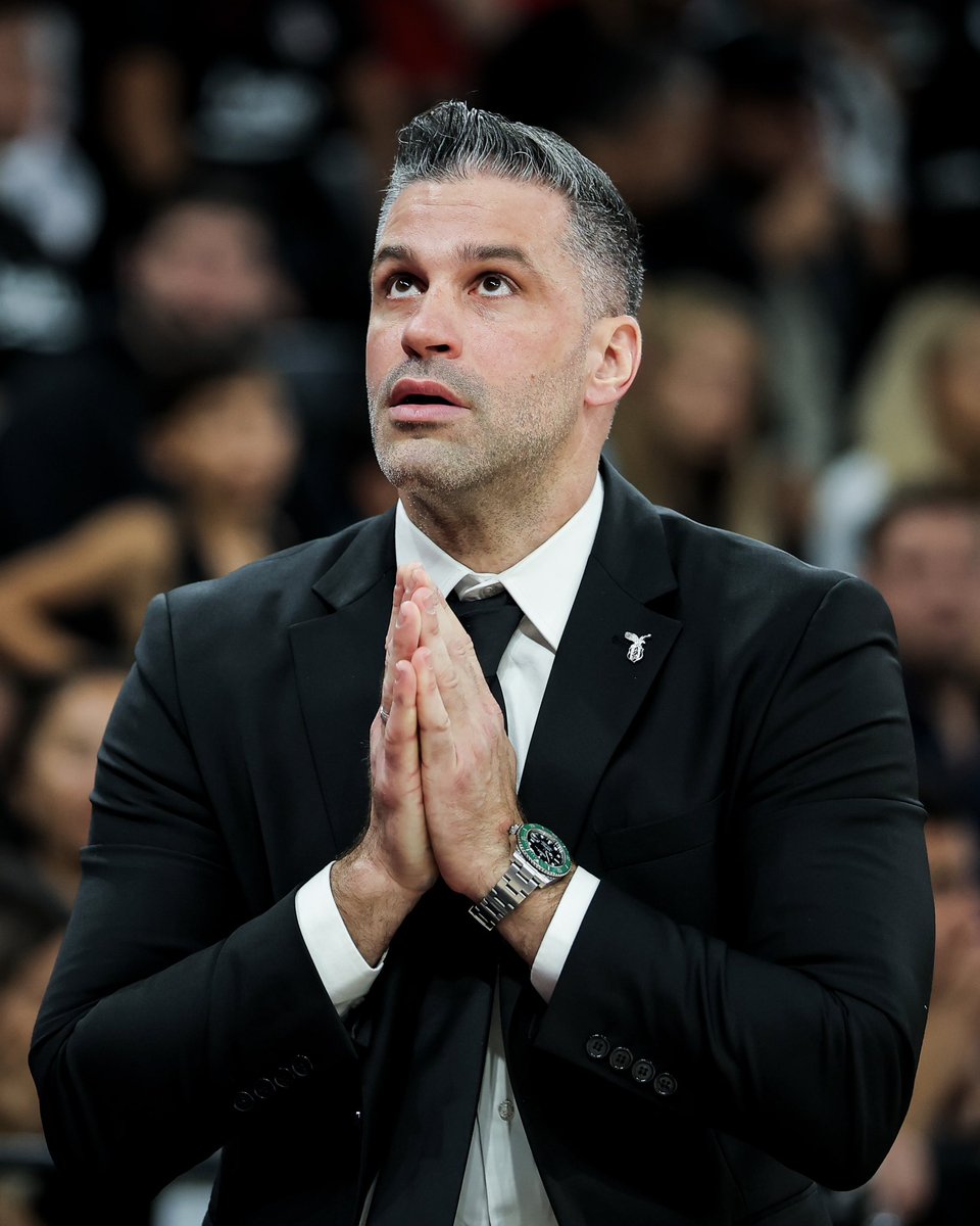 EuroLeagueTUR's tweet photo. 🦅13 yıl sonra EuroLeague sahnesinde: @BJK_Basketbol https://t.co/59cA6SKO9F
