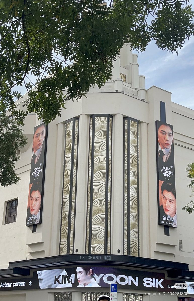 emdua_'s tweet photo. Led support tại Le Grand Rex Paris Pháp 
Mọi người yêu thương Kim Yoonsik lắm áaaa

WE STAND WITH KIM YOON SIK
#kimyoonsik #kimyoonsikshines https://t.co/VnJtUIHh37