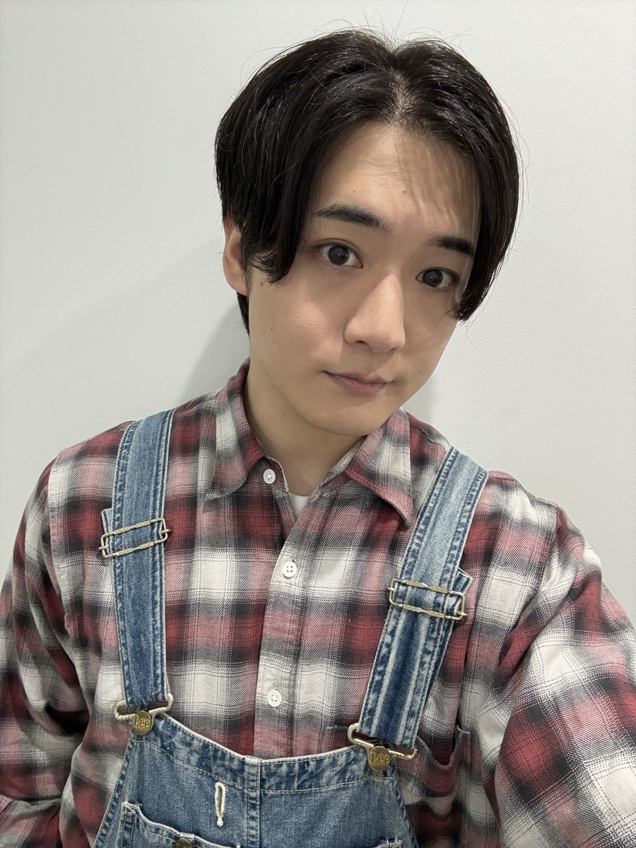 KentoTomioka_78's tweet photo. 舞台「The Tomorrow Box 〜びっくり箱〜」の稽古に合流しました！

牧場を経営する夫婦の一世一代の大喧嘩に巻き込まれる息子夫婦とその姉…
リアリズムを追求した濃厚な会話劇になっております！

おそらくこの髪型では出ません、いや、出られません笑
（5月ごろの写真📸）
https://t.co/9z7WG0sA7I https://t.co/1c9QBE8EQK