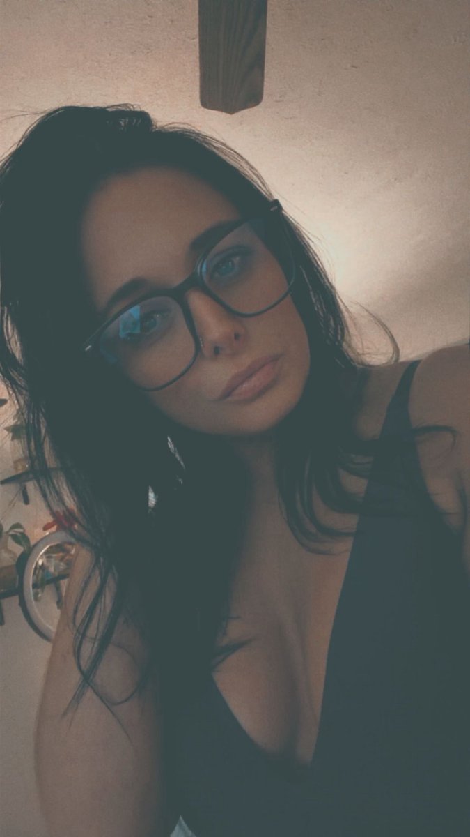 Blake00Sienna's tweet photo. Good morning!! Maybe I will get ready maybe I won’t !! 😈💋

https://t.co/PclFC9VASB https://t.co/WZ7LHIli1z