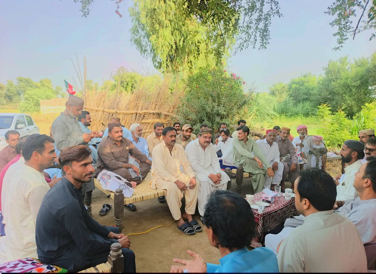 abdulsattarsamo's tweet photo. 4 اکتوبر لانگ مارچ کی تیاریوں کے سلسلے میں ٹکٹ ہولڈر این اے 198 گھوٹکی عبدالستار سموں کی قیادت میں سموں ہاؤس میرپور ماتھیلو میں اہم مشاورتی اجلاس، پی ٹی آئی عہدیداران و کارکنان کی بھرپور شرکت اور آئندہ کے لائحہ عمل پر مشاورت۔
@PTIofficial @ImranKhanPTI https://t.co/PUVdOLt3vt