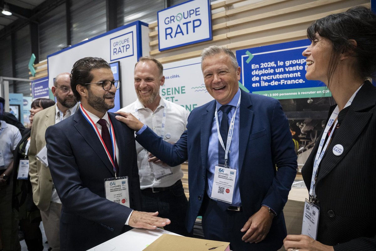 RATPGroupe_IDF's tweet photo. [Évènement] Le #groupeRATP était présent ce vendredi au congrès des maires et président·es d’EPCI de @Departement77. L’occasion de renouveler son partenariat avec l’École de la 2e chance de Seine-et-Marne, visant à favoriser l’insertion professionnelle des jeunes du Département. https://t.co/KSZQT6Qpx5