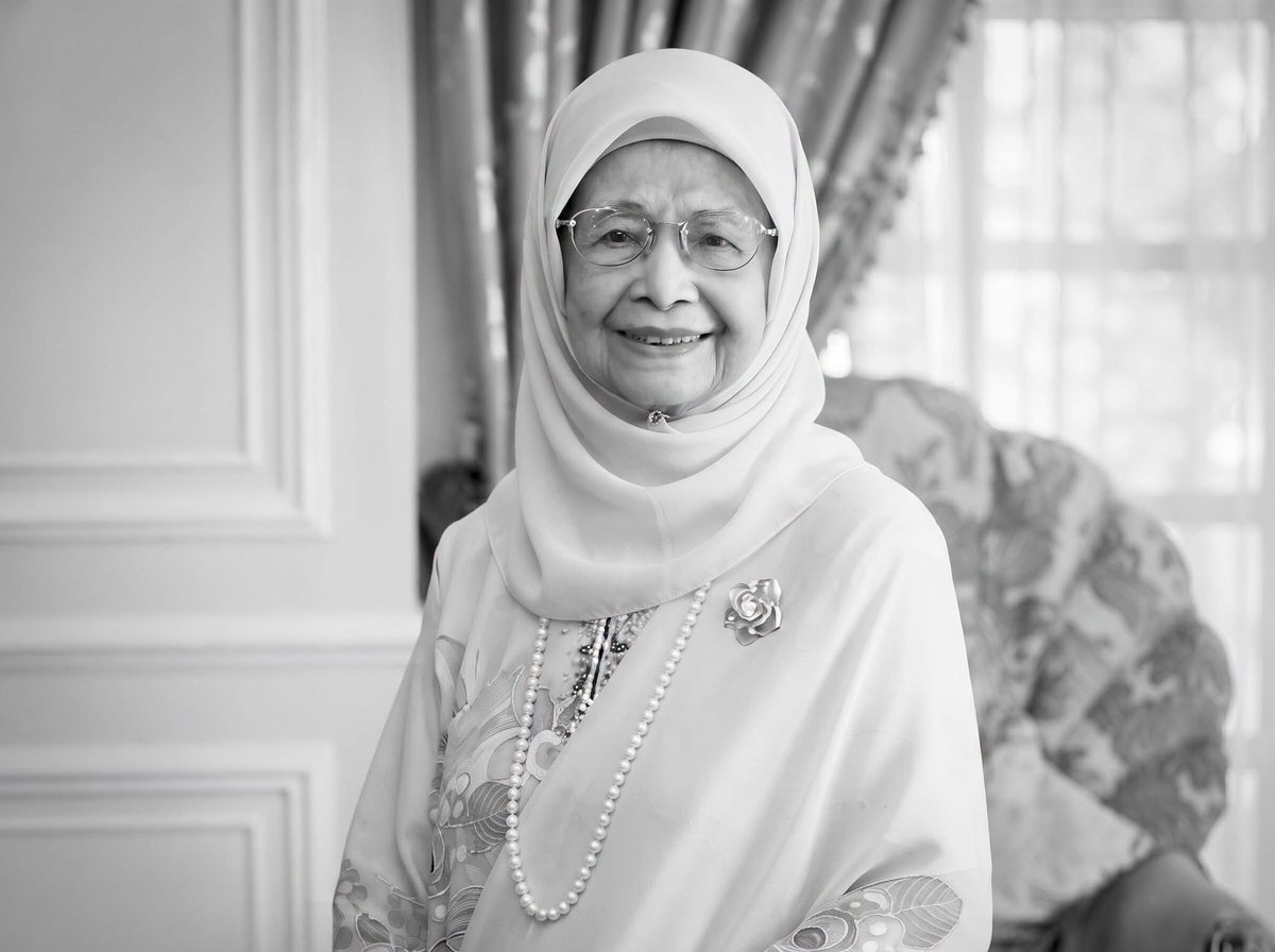 izzmy8's tweet photo. Semoga Allah SWT mengampunkan segala dosa, menerima segala amal baktinya, mencucuri rahmat ke atas rohnya dan menempatkan Allahyarhamah dalam kalangan orang-orang yang beriman.

Al-Fatihah https://t.co/ilHYoY0URM