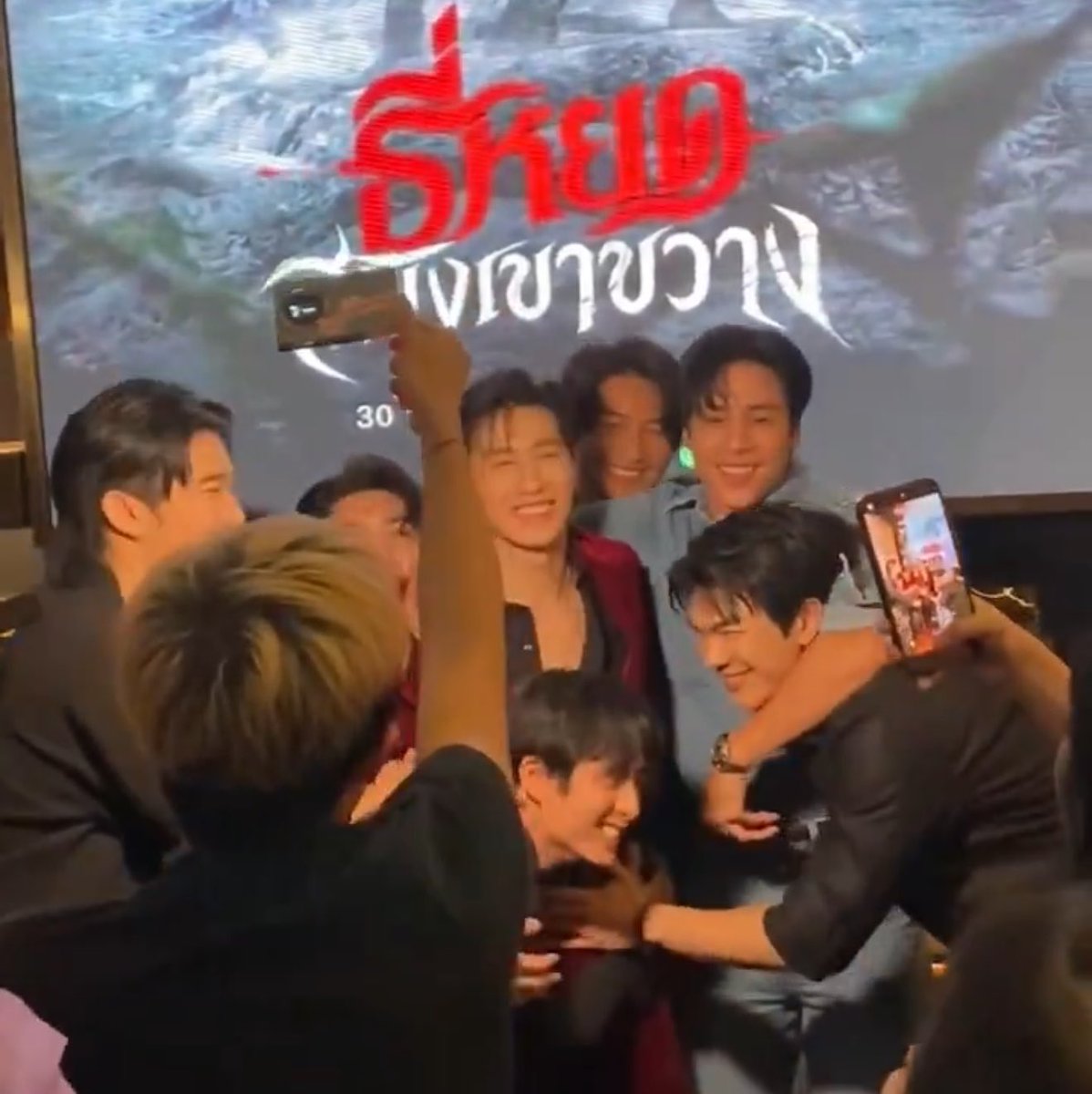 xuwwfon's tweet photo. ป๊ากูเขินจนหน้าดำหน้าแดง https://t.co/I1QvY5kAgh