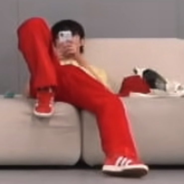 julyyfirst's tweet photo. ดูอินจุนนั่ง โอ้ยชิลมาก55555555555 นั่งดีๆ ค่ะ… https://t.co/fF6sTNGEnl